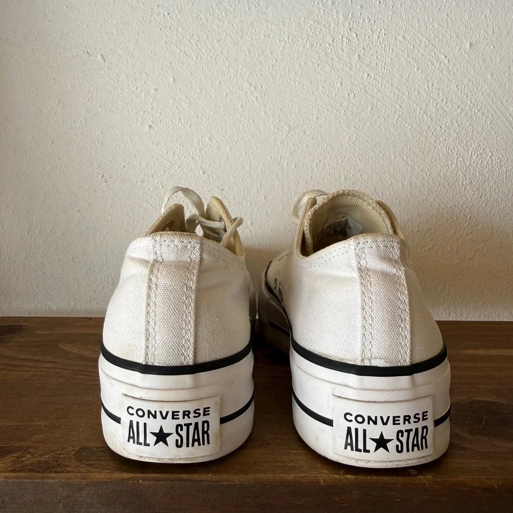 Converse Sneakers Womens Size 6.5 Chuck Taylor All Star Lift Platform Off White